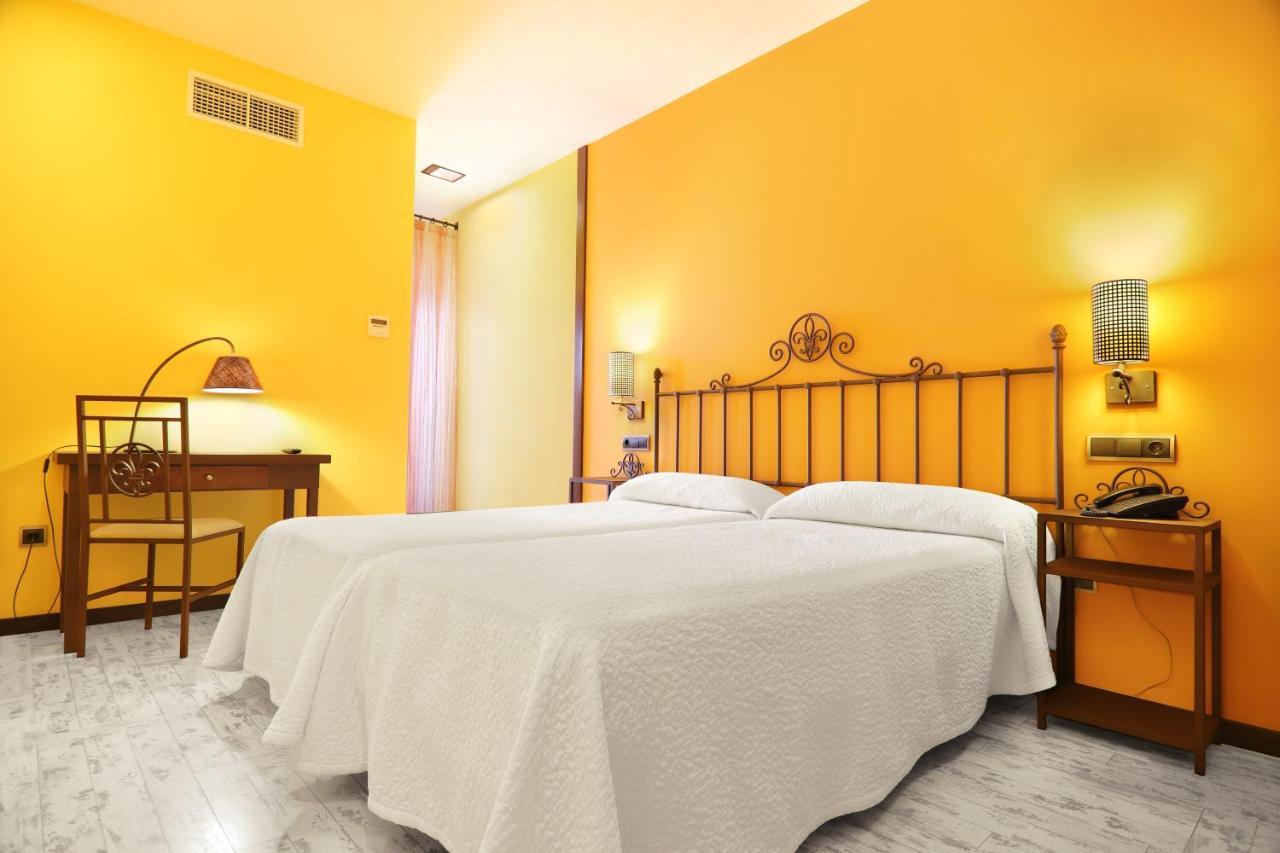 Hotel Moya Honrubia Buitenkant foto