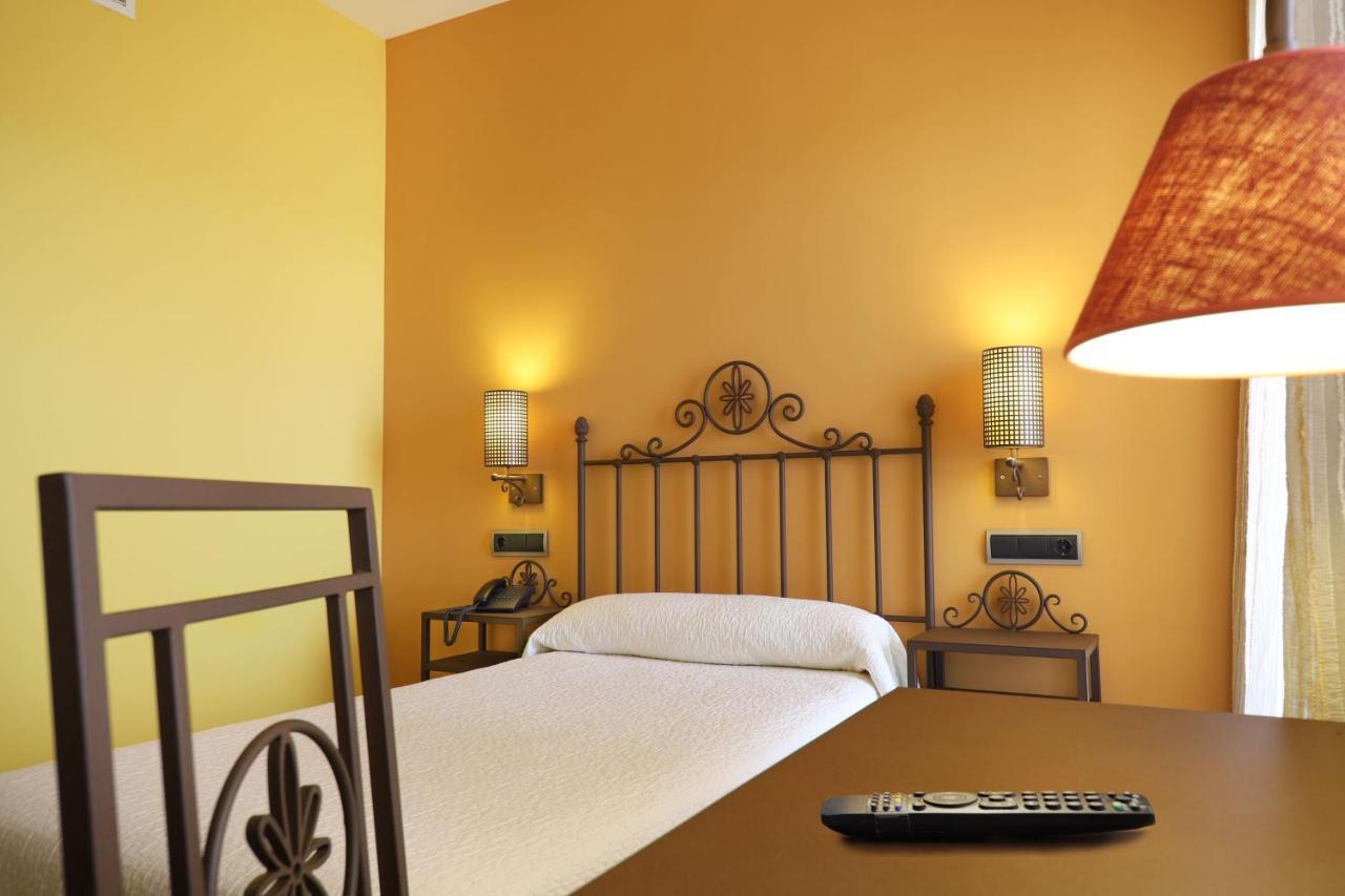 Hotel Moya Honrubia Buitenkant foto