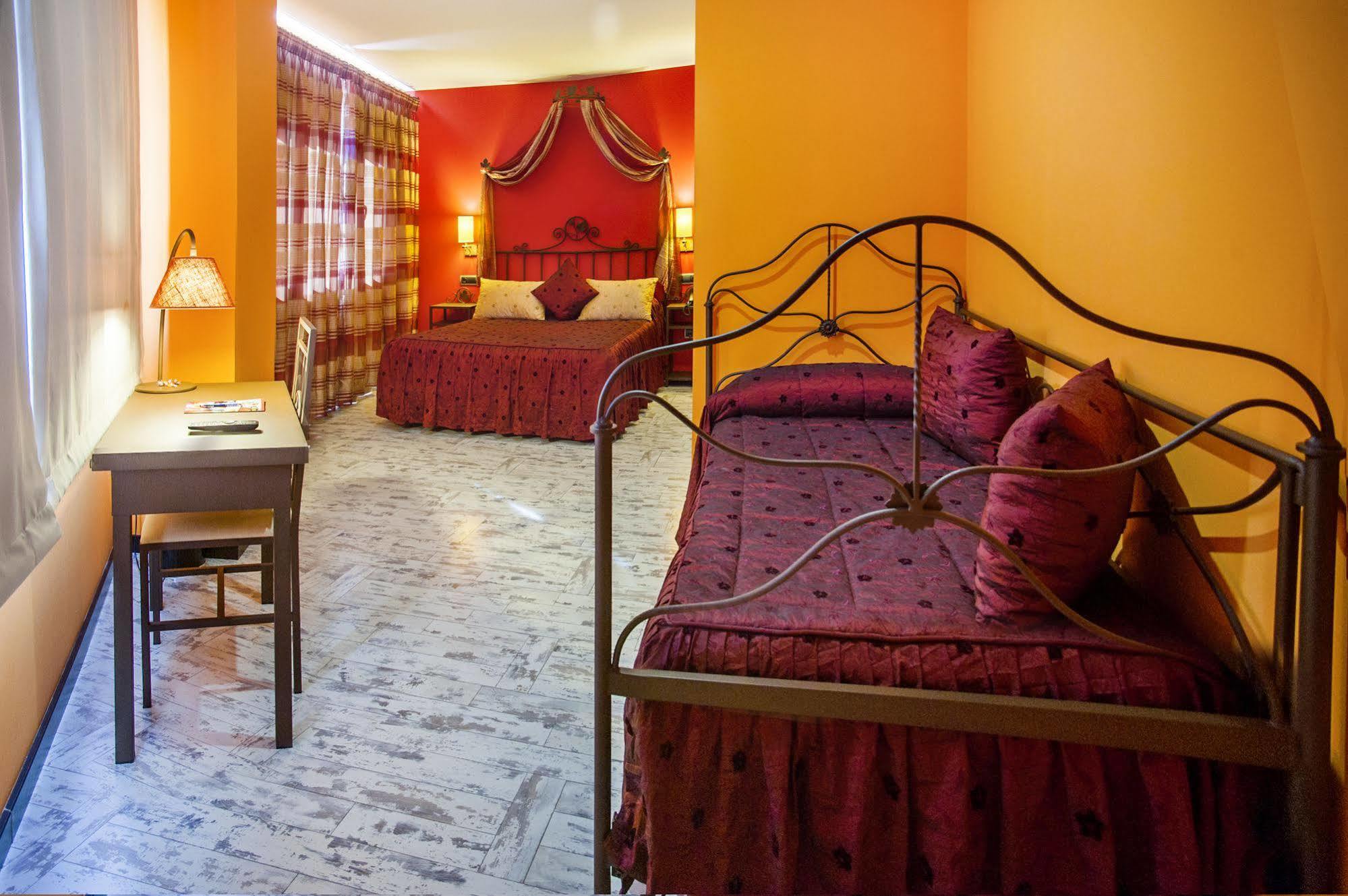 Hotel Moya Honrubia Buitenkant foto