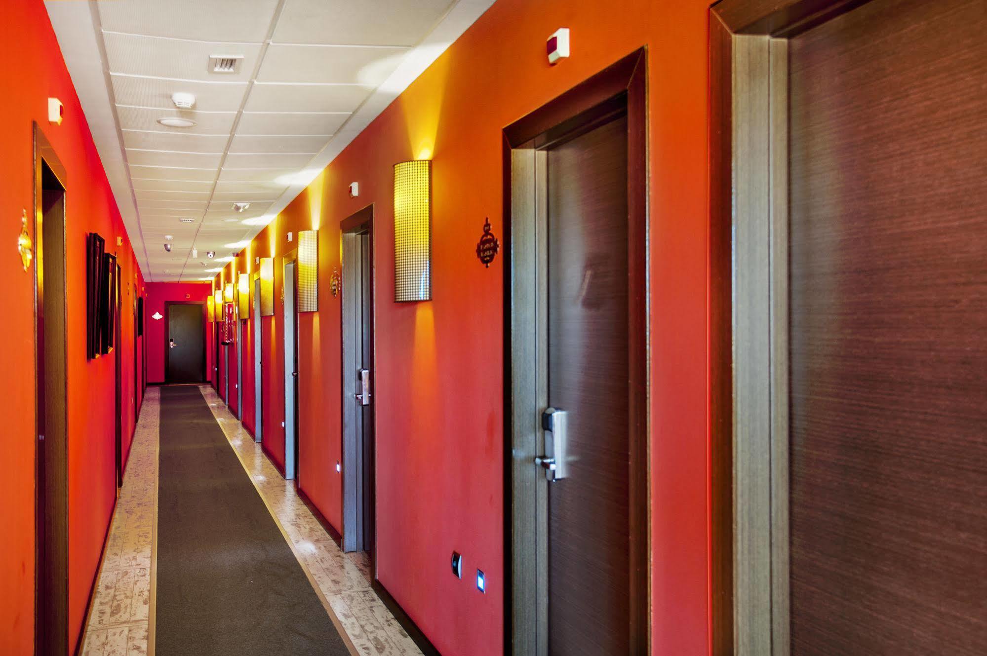 Hotel Moya Honrubia Buitenkant foto